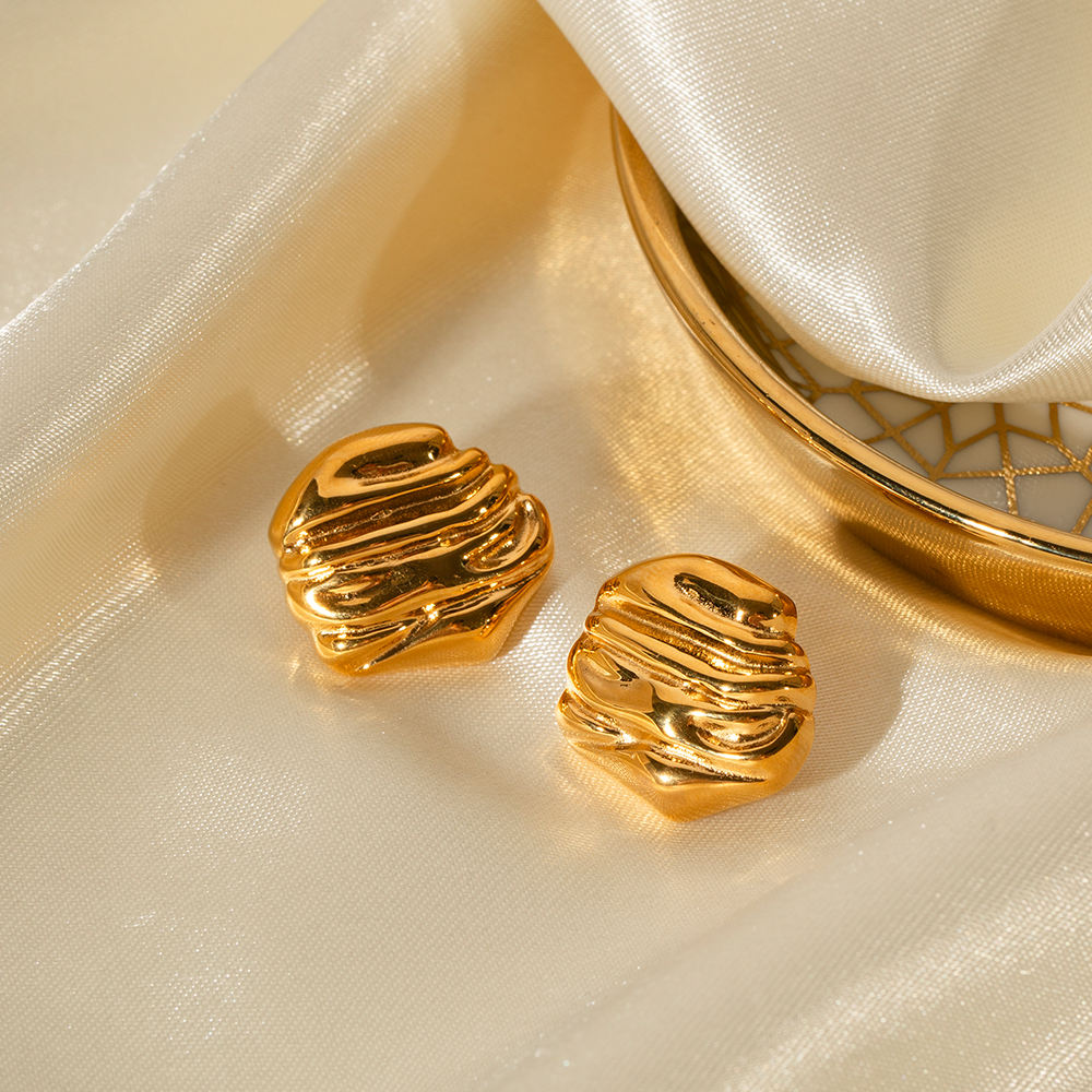 Geometric Hammered Stud Earring - 18K Gold Plated