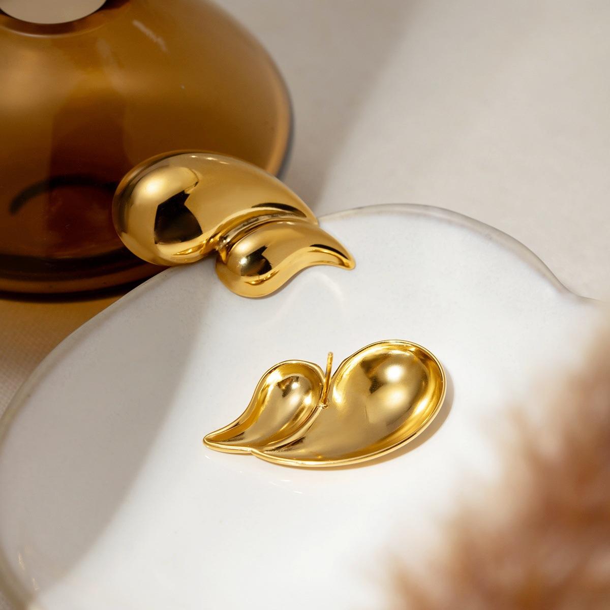 Water Droplets Stud Earrings - 18k Gold Plated