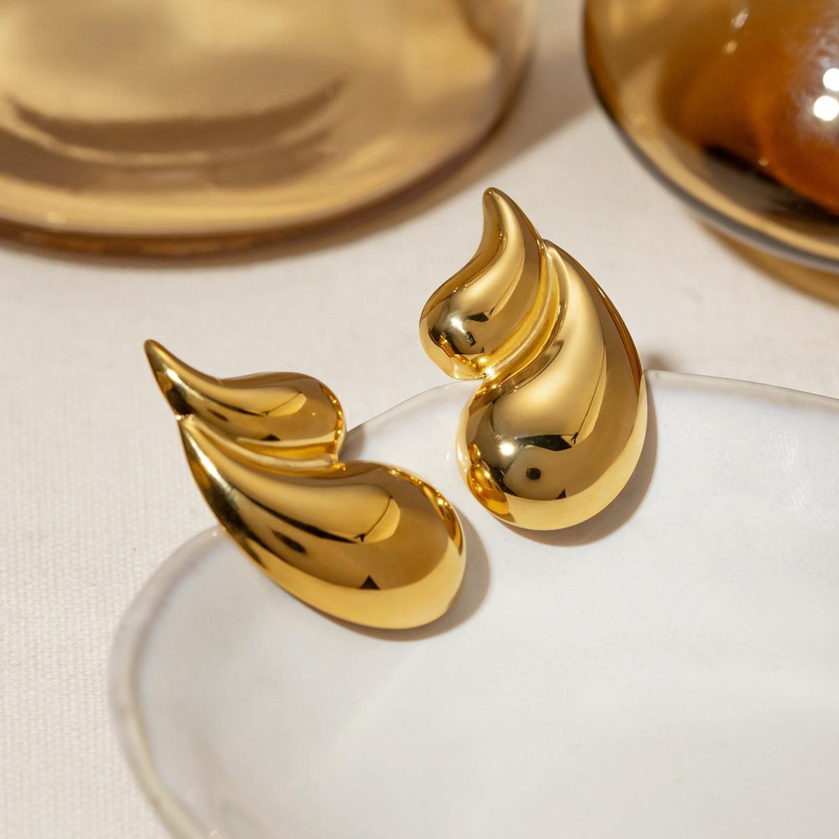 Water Droplets Stud Earrings - 18k Gold Plated