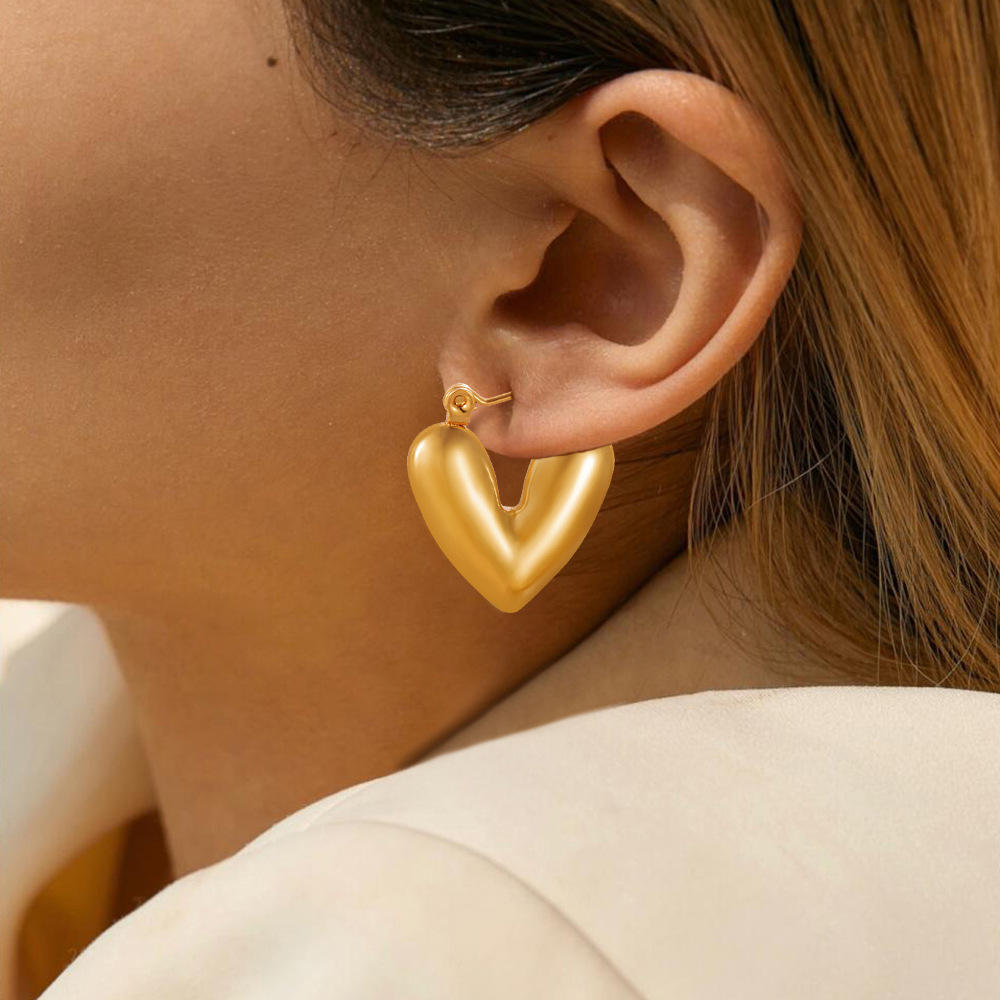Smooth Heart Hoop Earrings - 18k Gold Plated